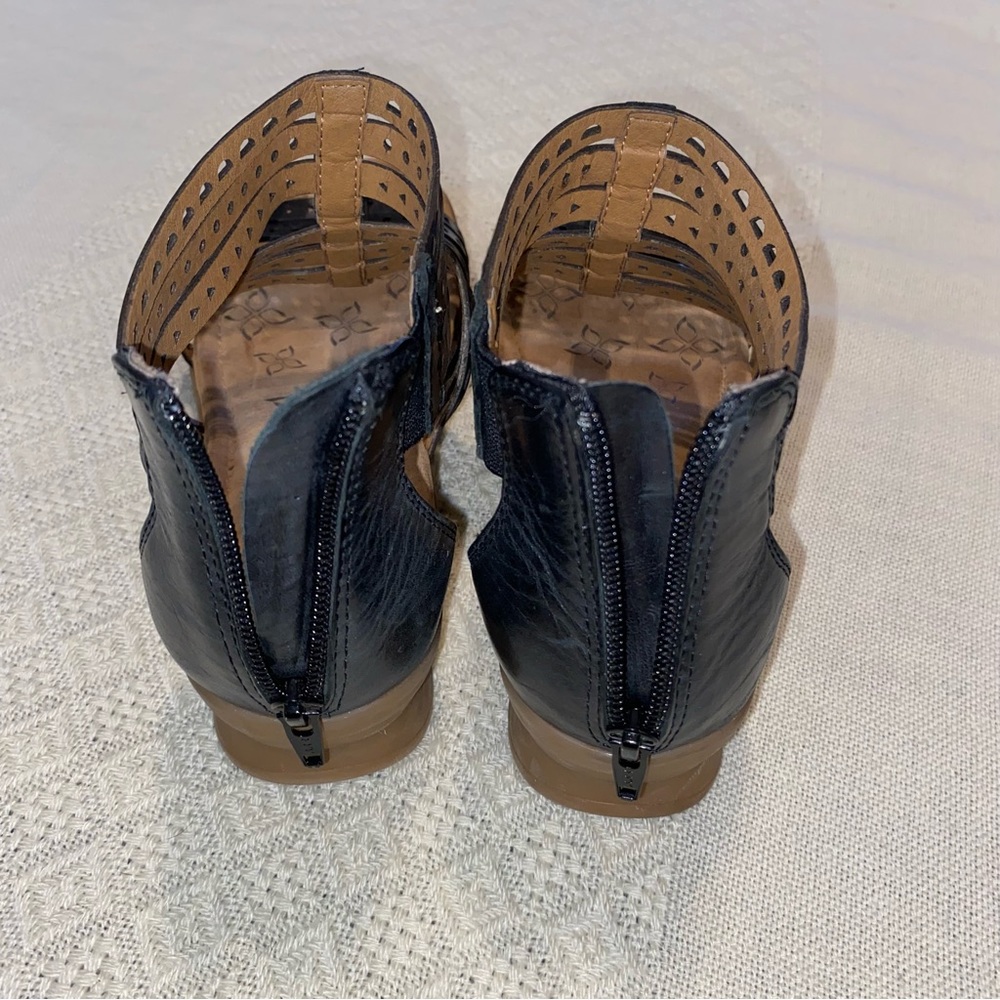 Comfortiva gladiator sandals Size 91/2 M black leather zippered back - Picture 4 of 7